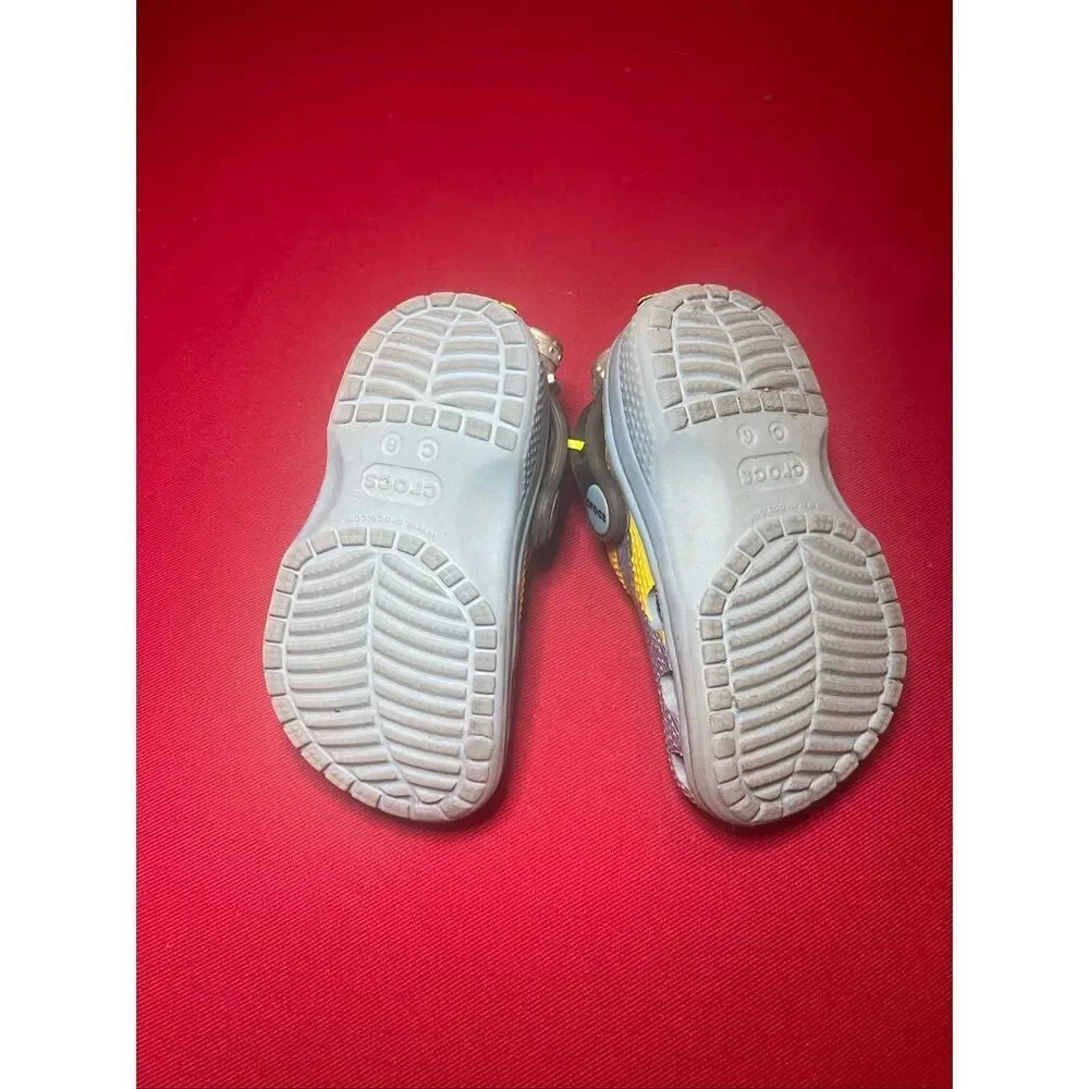 Crocs Kids Minion Sz 6